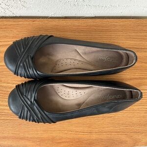 Naturalizer Black Ballet Flats